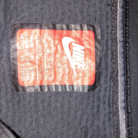 Lot of 3 Nike Youth hoodies 5/6 - Picture 16 of 16